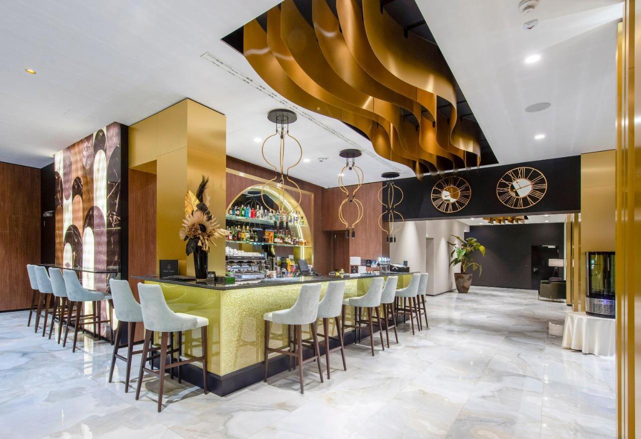 וואראז'דין Hotel Turist מראה חיצוני תמונה