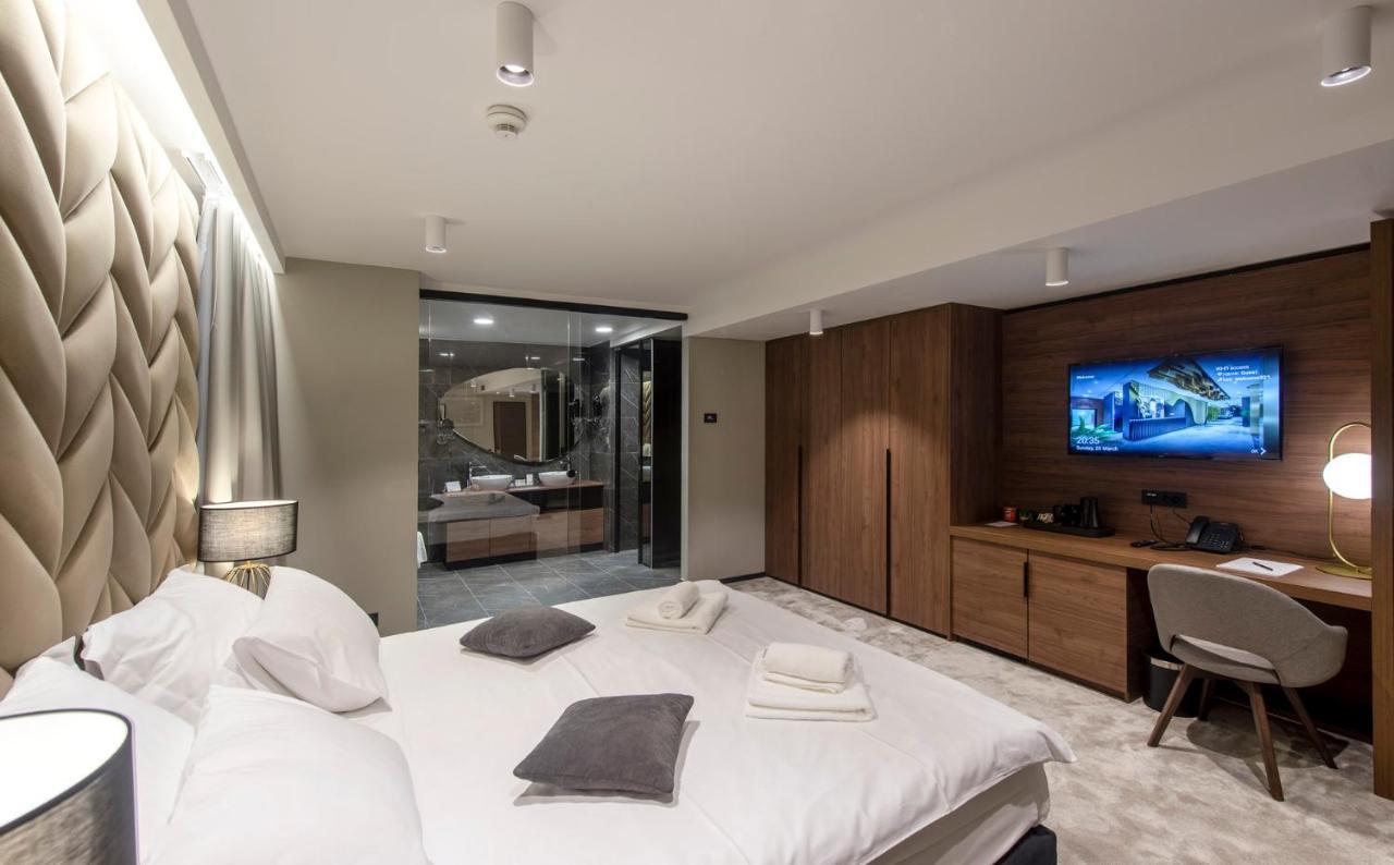 וואראז'דין Hotel Turist מראה חיצוני תמונה