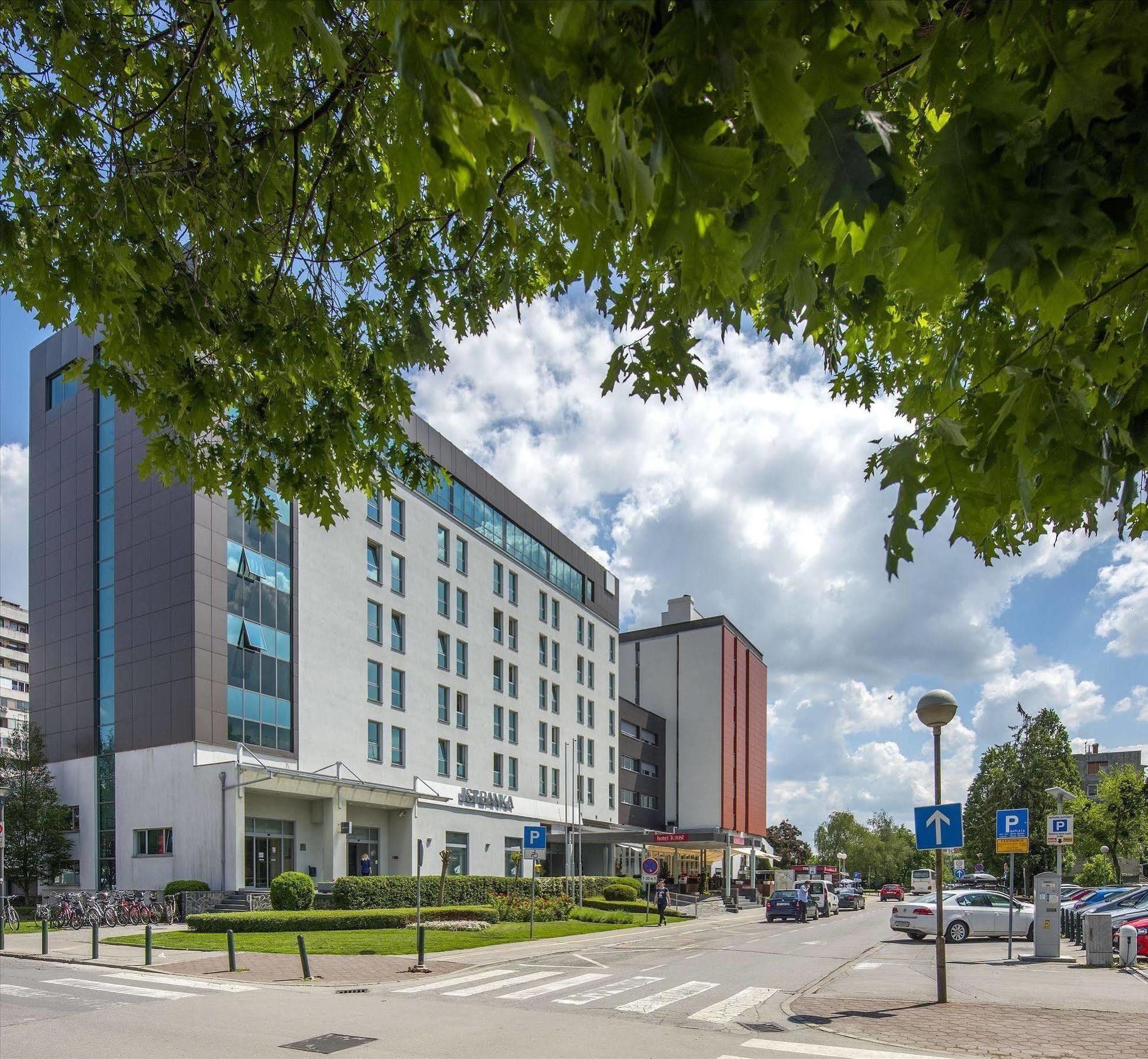 וואראז'דין Hotel Turist מראה חיצוני תמונה