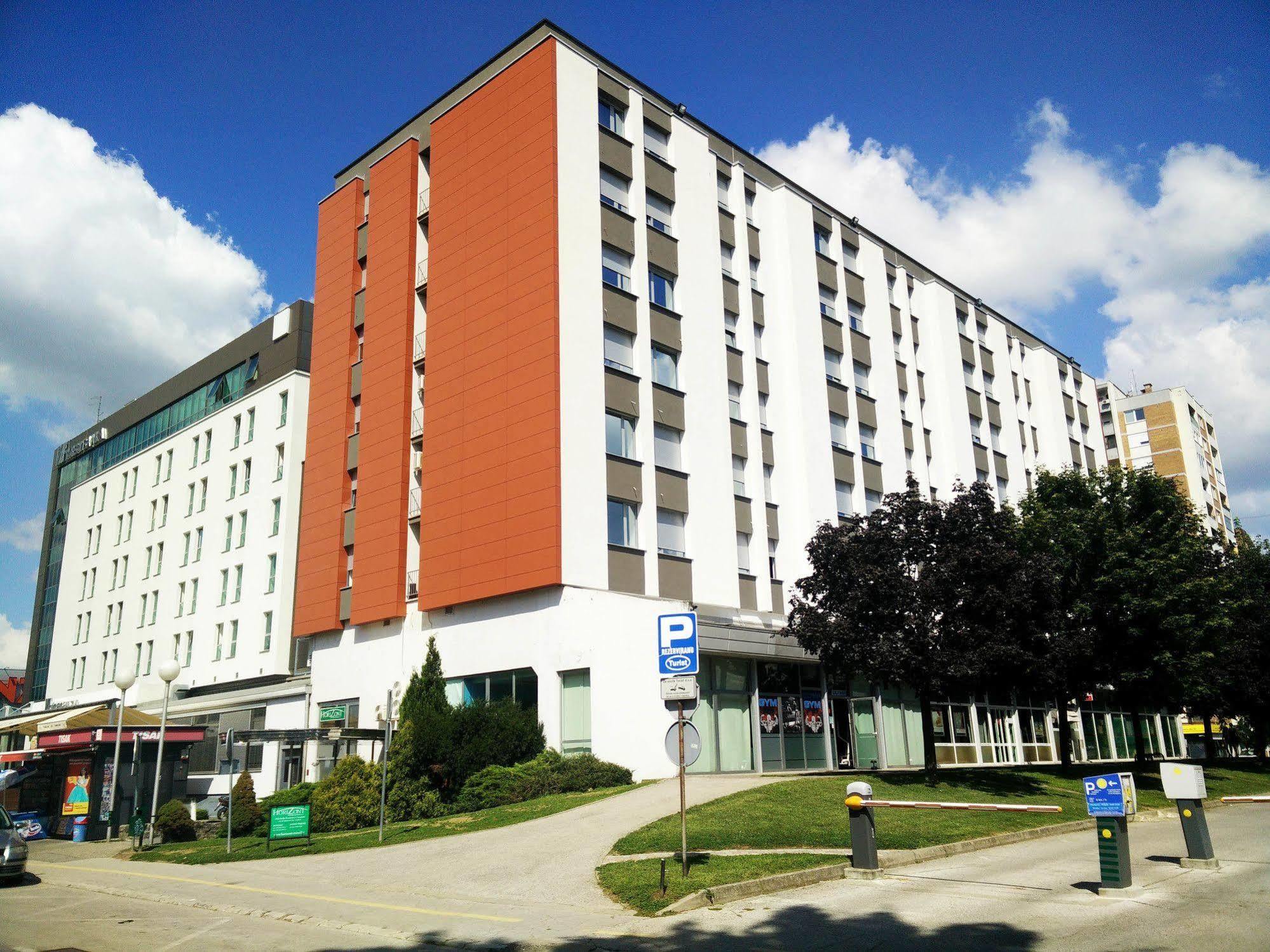 וואראז'דין Hotel Turist מראה חיצוני תמונה